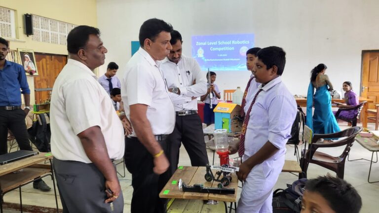 மட்டக்களப்பு மேற்கு கல்வி வலயத்தின் வலயமட்ட Robotics மற்றும் புத்தாக்க போட்டி – 2024