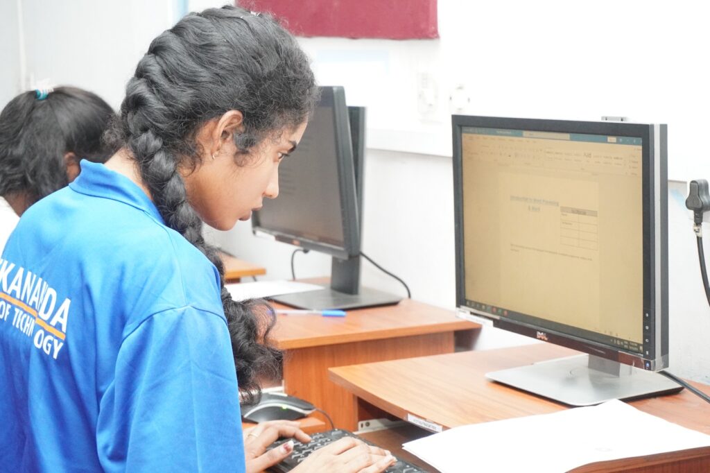 விவேகானந்த தொழில்நுட்பக் கல்லூரி கொம்மாதுறை கிளையின் தொழில் வழிகாட்டுதல் பயிற்சியினை பூர்த்தி செய்த பயிலுனர்களுக்கான பயிற்சி அறிக்கை சமர்ப்பிப்பு