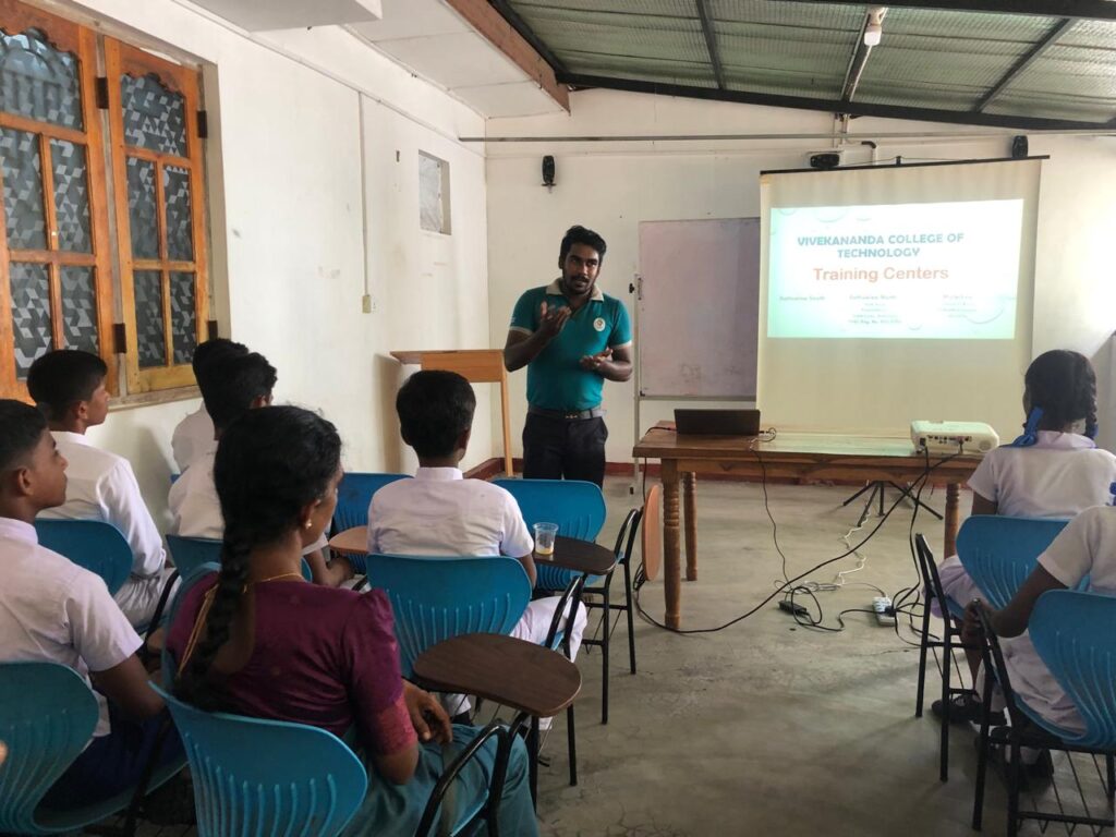 Students of Mat/Karaiyakandivu Ganesar Vidyalayam Visit the College