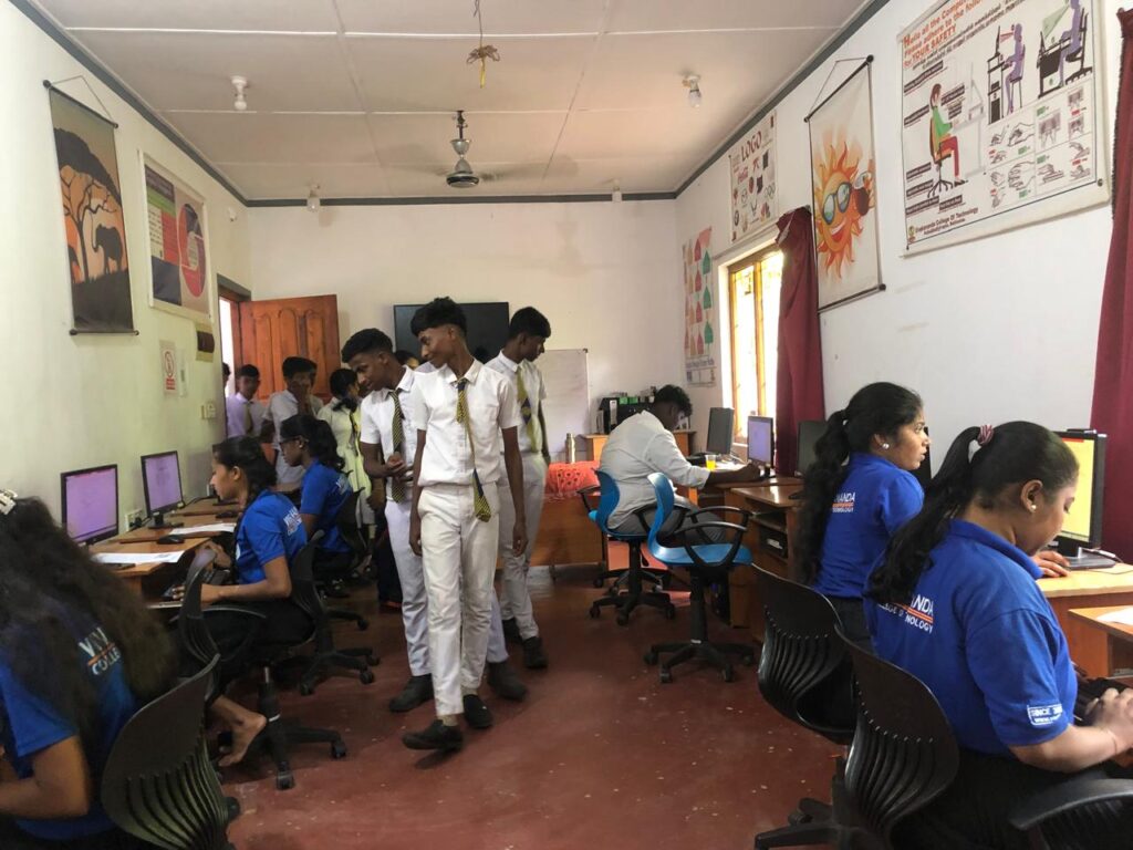 Students of Mat/Karaiyakandivu Ganesar Vidyalayam Visit the College