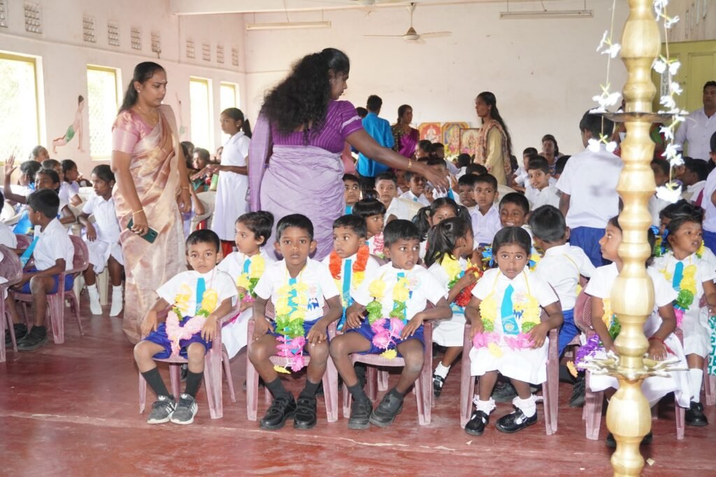 பாலர் பாடசாலைக்கு கல்வி உபகரணங்கள் வழங்கி வைப்பு