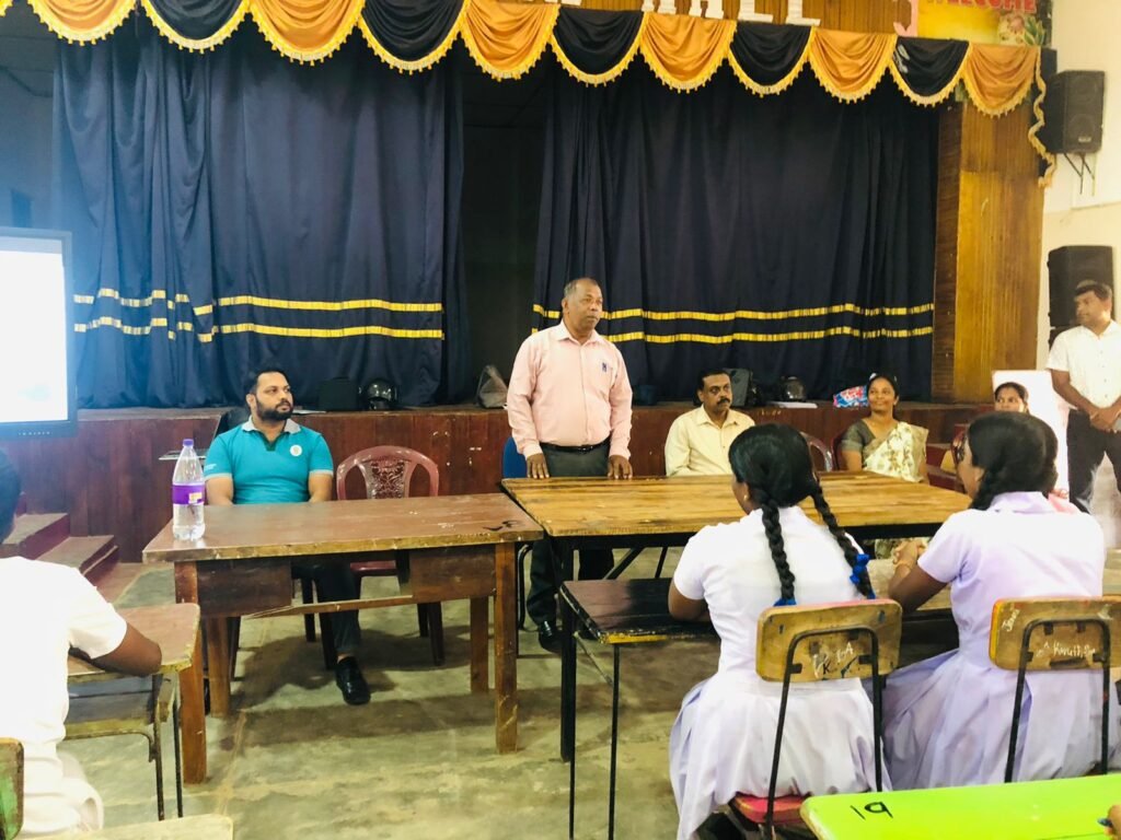 வந்தாறுமூலை மத்திய மகா வித்தியாலயத்தில் நடைபெற்ற தொழில் வழிகாட்டல் நிகழ்வு