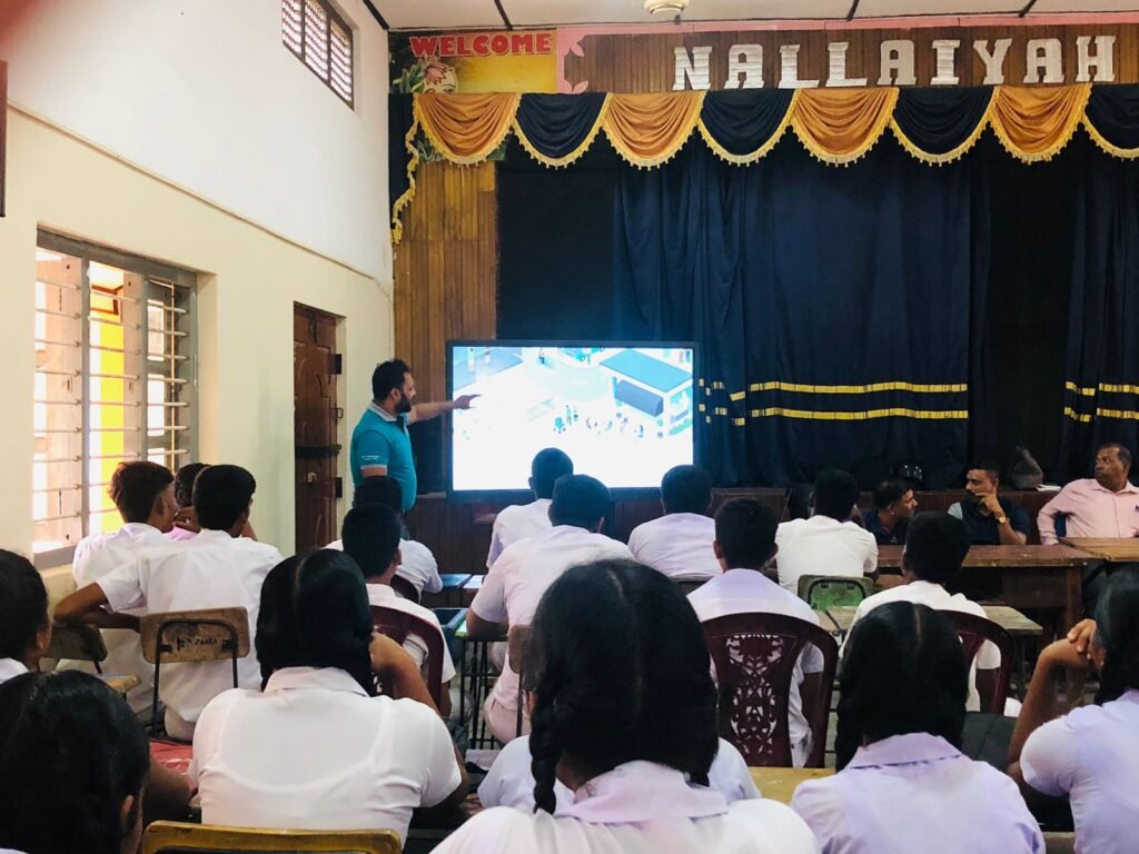 வந்தாறுமூலை மத்திய மகா வித்தியாலயத்தில் நடைபெற்ற தொழில் வழிகாட்டல் நிகழ்வு