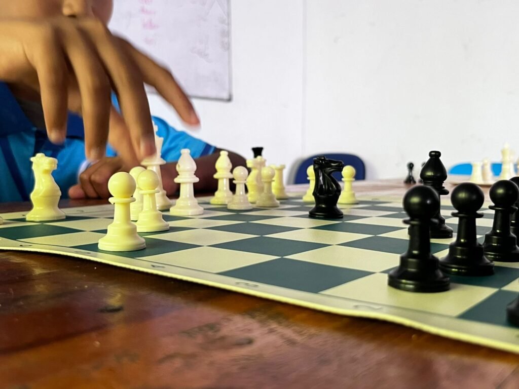 மாவிலங்கத்துறை மாணவர்களுக்கான சீருடைகள் 