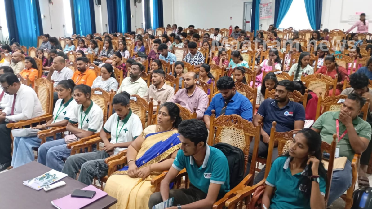 களுவாஞ்சிக்குடி பிரதேச செயலகத்தில் நடைபெற்ற தொழில் சந்தை