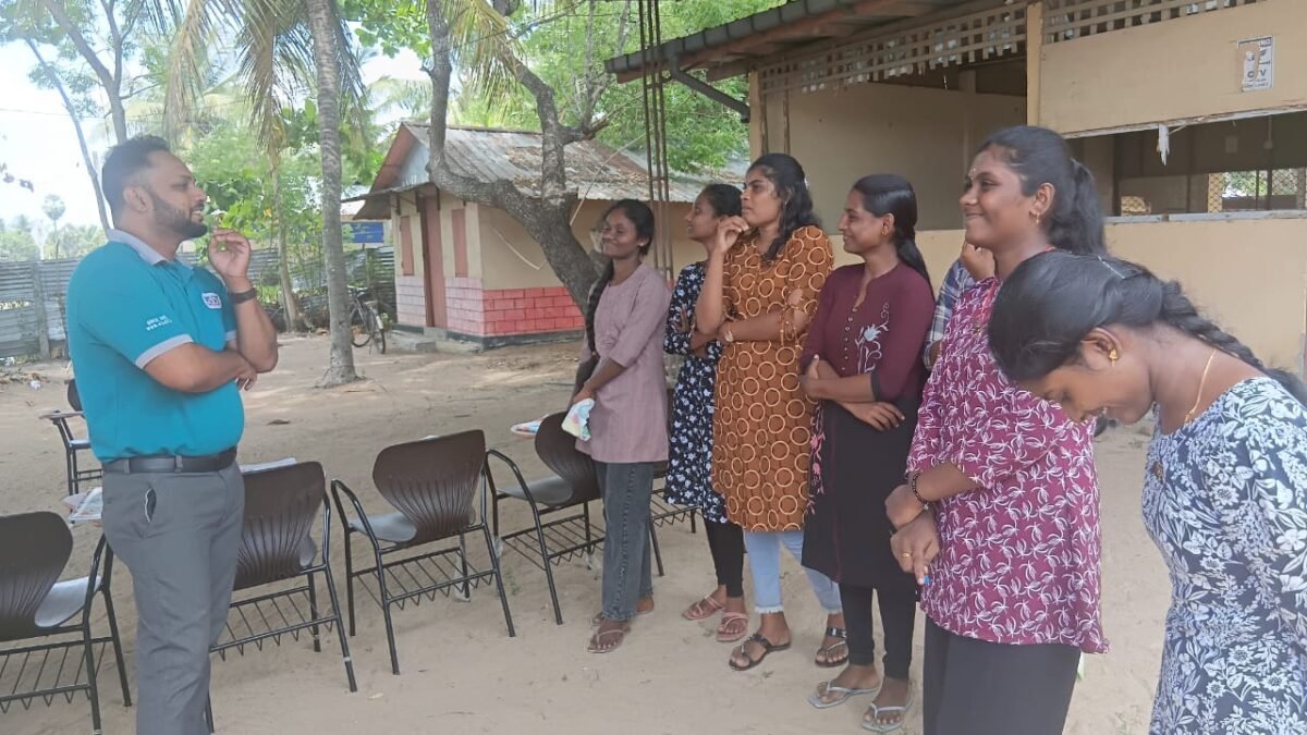 கரடியனாறு சமுதாயக் கல்லூரியில் Cake Baking Course